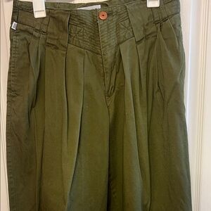 UNIONBAY Men's Khaki Green Cotton Pleated Chinos 32-31